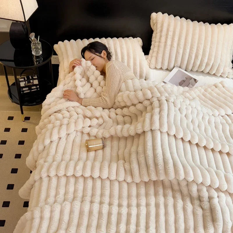 MarshmallowHug™  Ultra-Soft Winter Fur Blanket