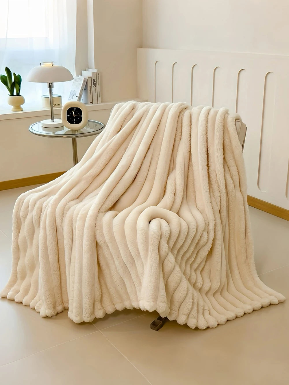 MarshmallowHug™  Ultra-Soft Winter Fur Blanket