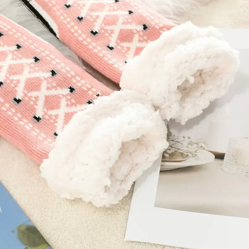 Ultimate Warmth: Cashmere Home Slippers for Everyday Comfort